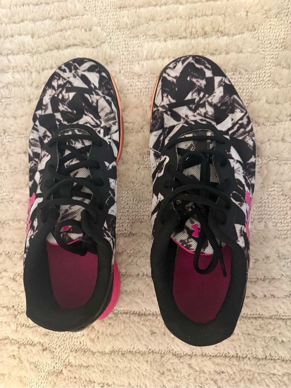 Under Armour Micro G Sting TR 2 Women’s Sneakers Black Pink Size 8.5